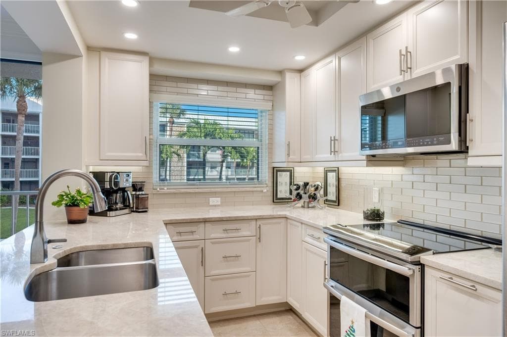 3000 Gulf Shore BLVD N # 212, NAPLES FL 34103-3