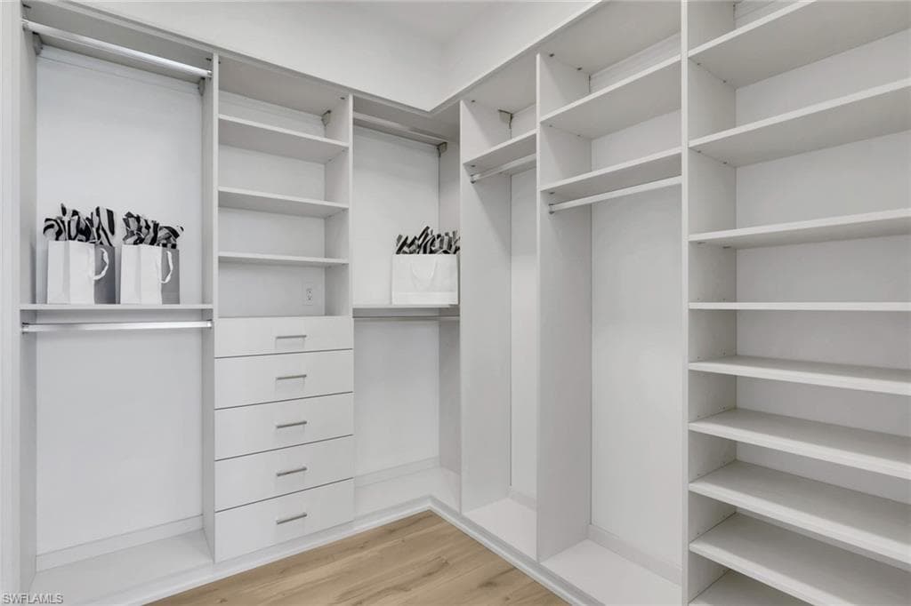 3724 Grove CIR-17