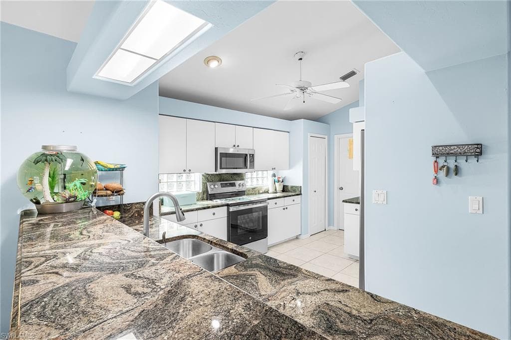 9391 Palm Island CIR, NORTH FORT MYERS FL 33903-5