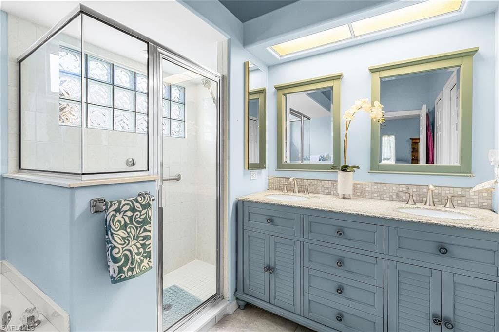 9391 Palm Island CIR, NORTH FORT MYERS FL 33903-11