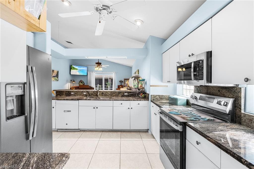 9391 Palm Island CIR, NORTH FORT MYERS FL 33903-6