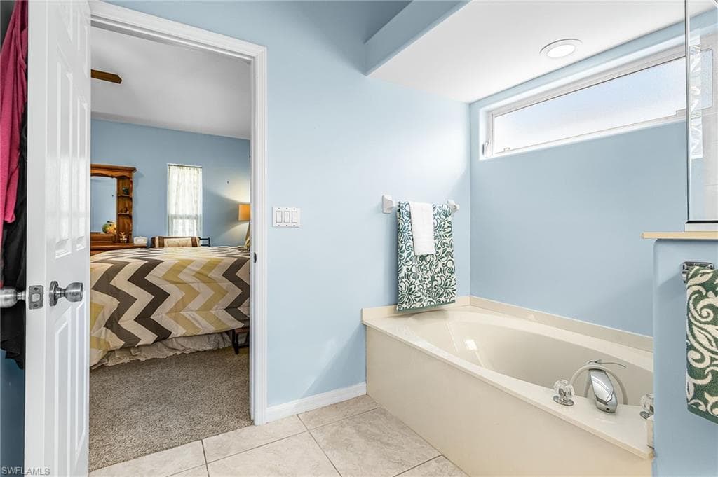 9391 Palm Island CIR, NORTH FORT MYERS FL 33903-12