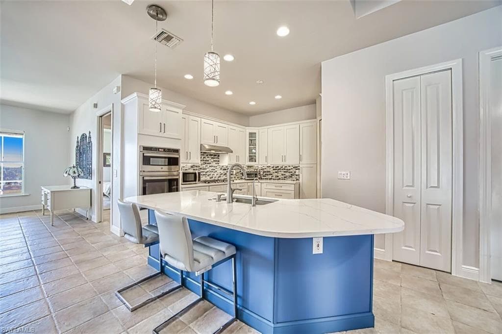8460 Belle Meade DR-16