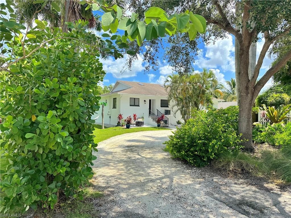 560 9th AVE S-1