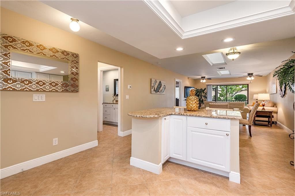 560 9th AVE S-16