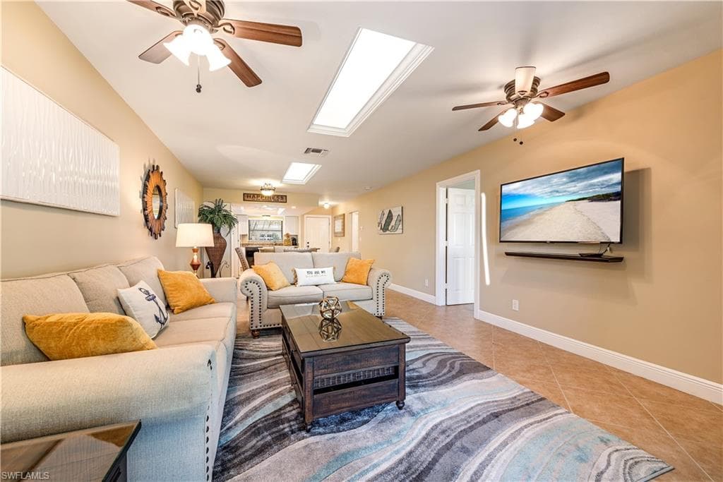 560 9th AVE S-15