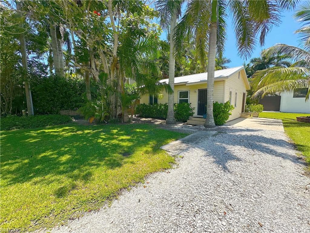 560 9th AVE S-10