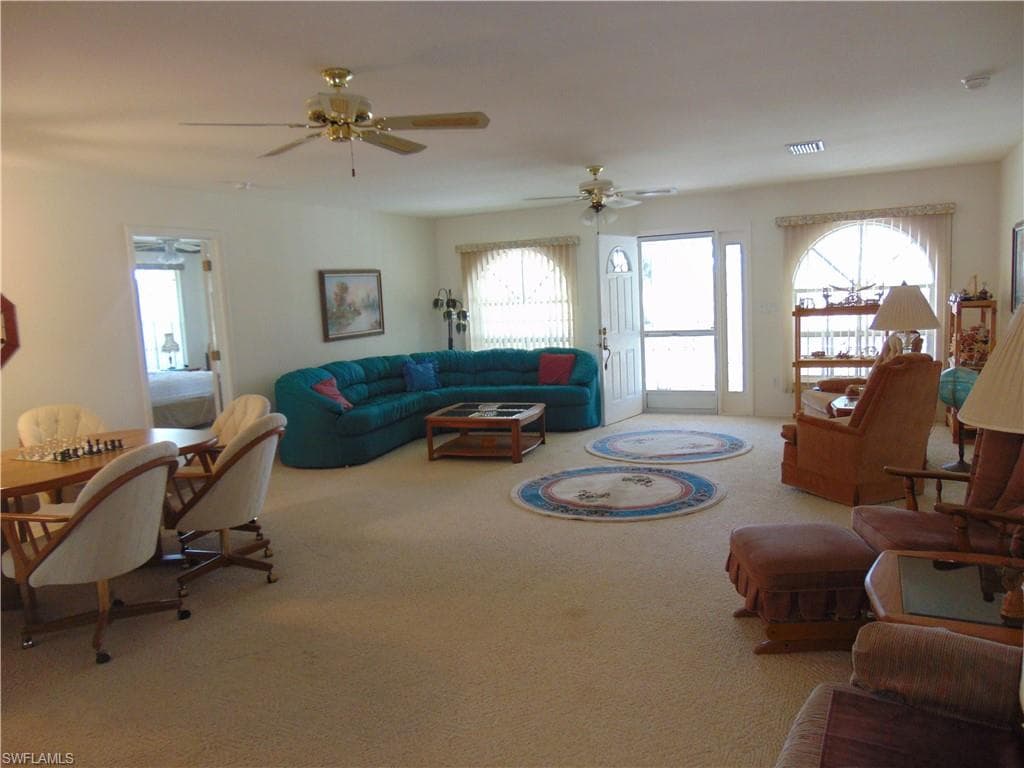 1092 Riverbend DR-13