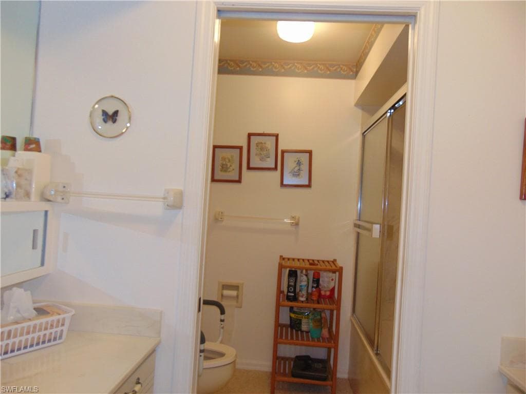 1092 Riverbend DR-17