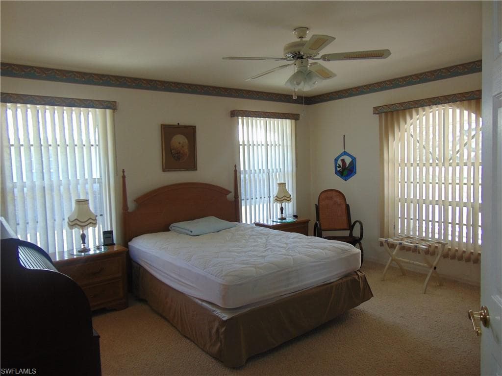 1092 Riverbend DR-16