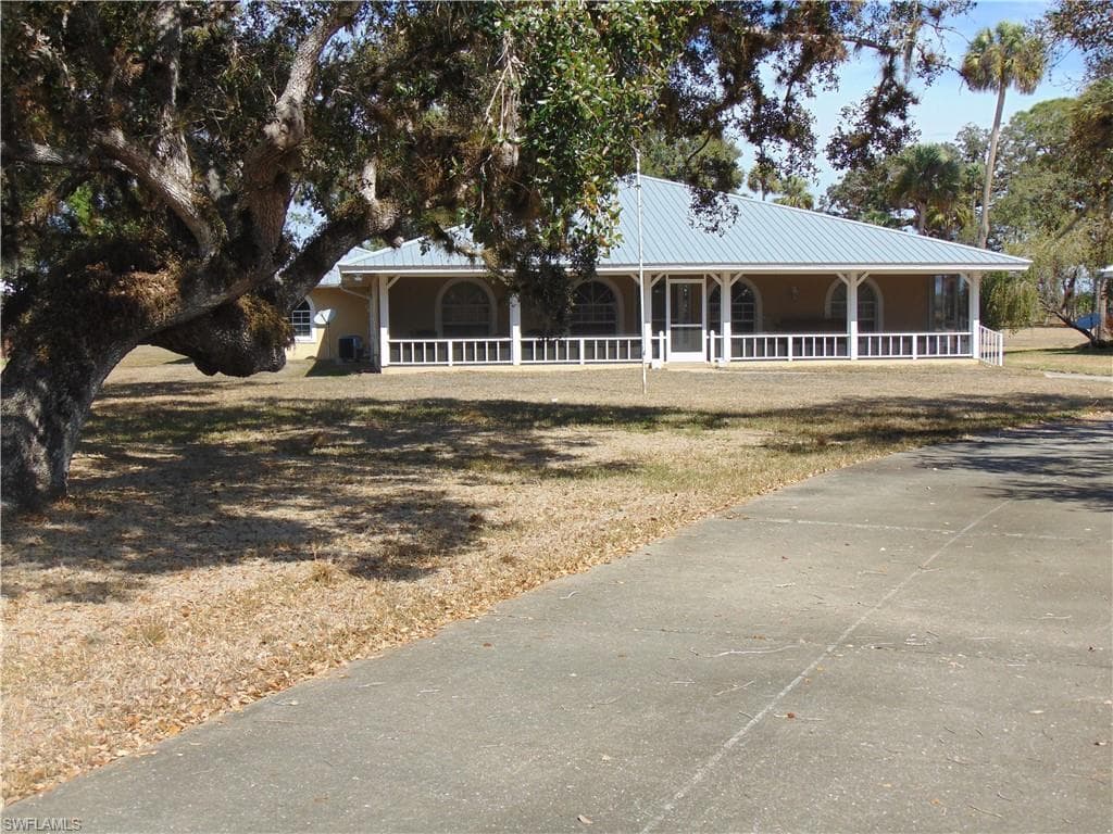 1092 Riverbend DR-1