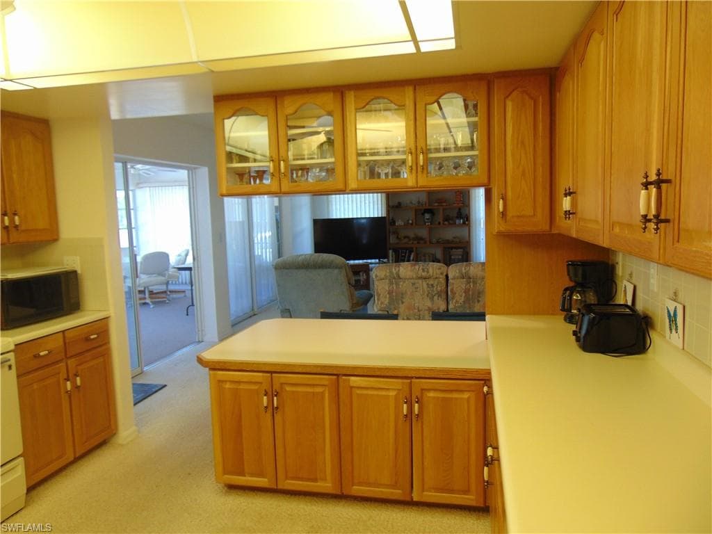 1092 Riverbend DR-10