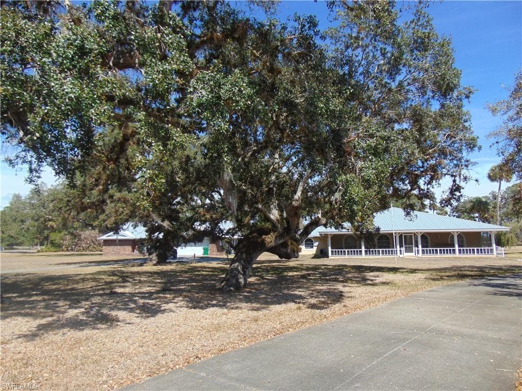 1092 Riverbend DR-33