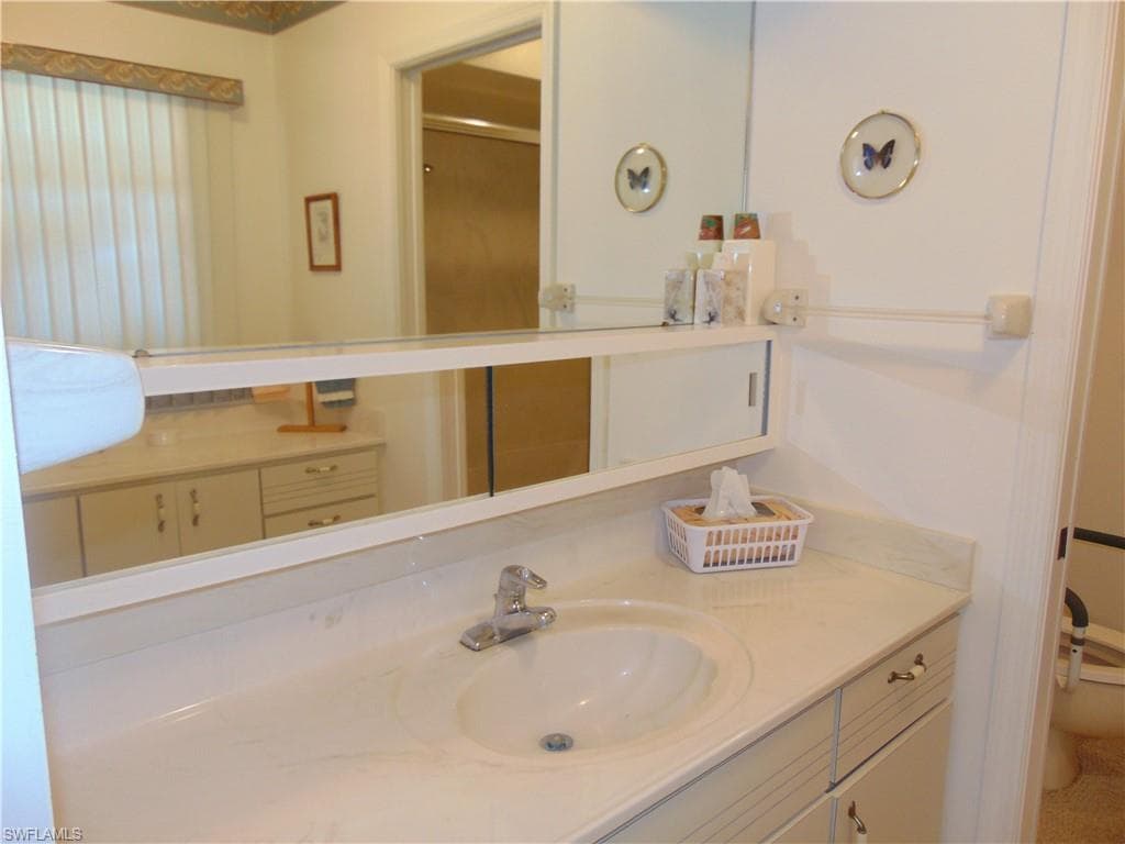 1092 Riverbend DR-18