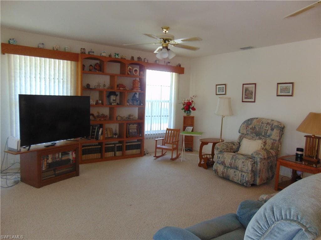 1092 Riverbend DR-29