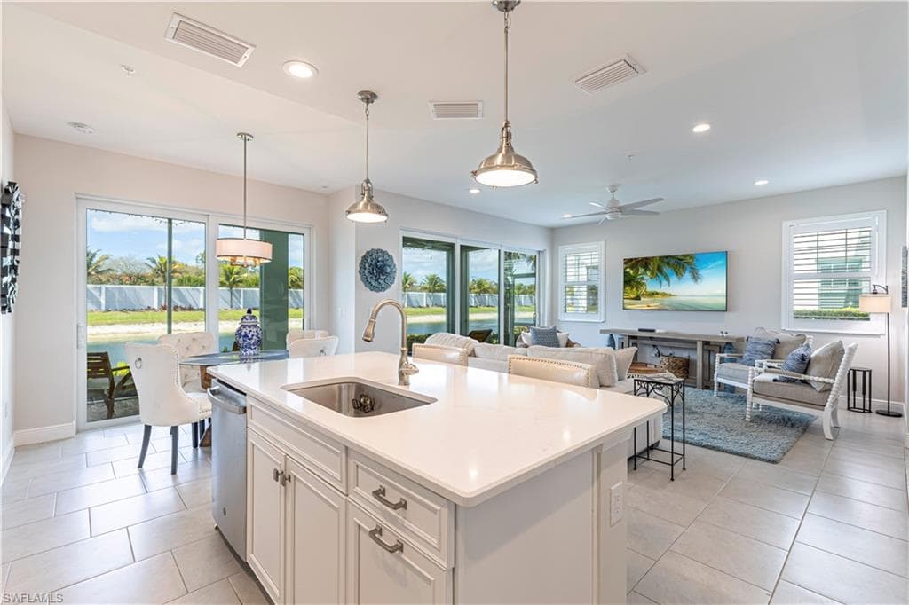 2561 Seychelles DR # 304, NAPLES FL 34112-12
