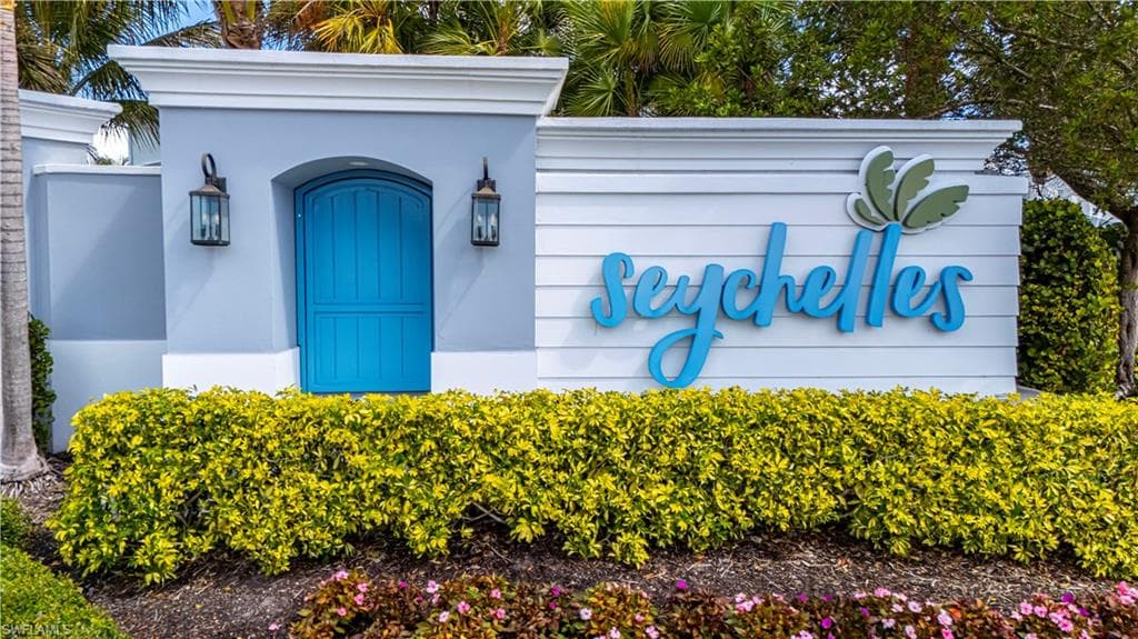 2561 Seychelles DR # 304, NAPLES FL 34112-27