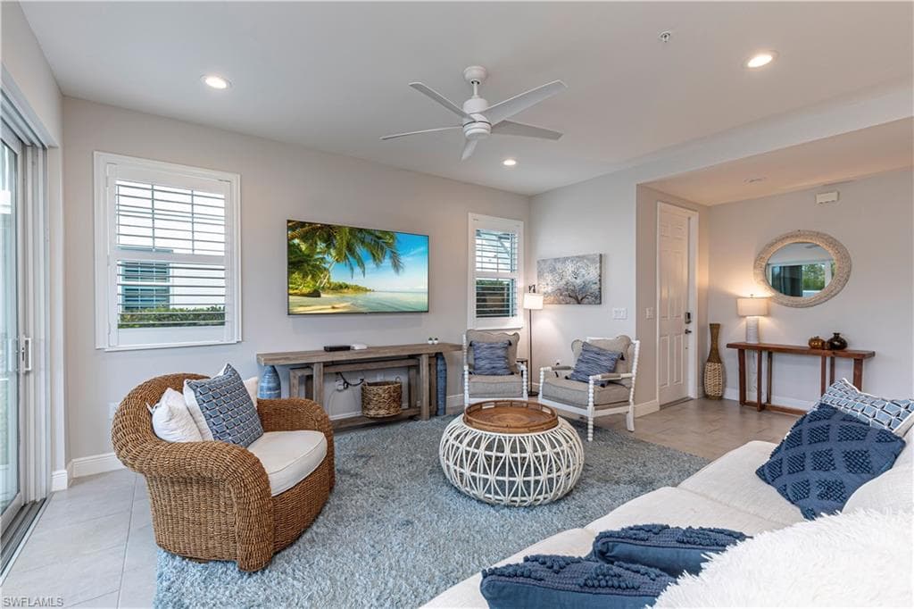 2561 Seychelles DR # 304, NAPLES FL 34112-9