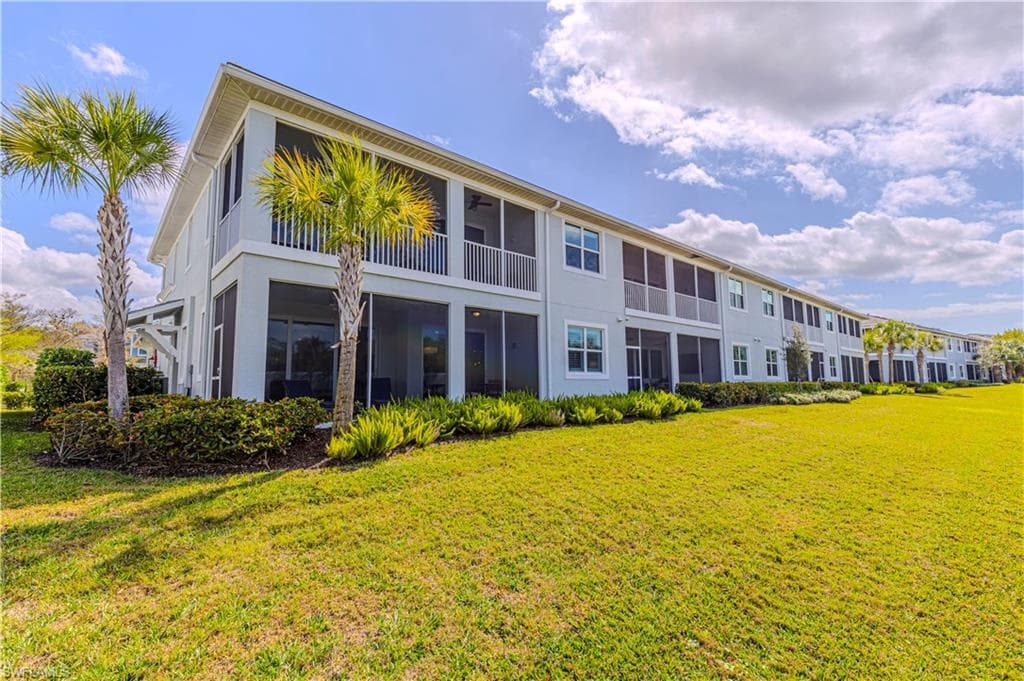 2561 Seychelles DR # 304, NAPLES FL 34112-3