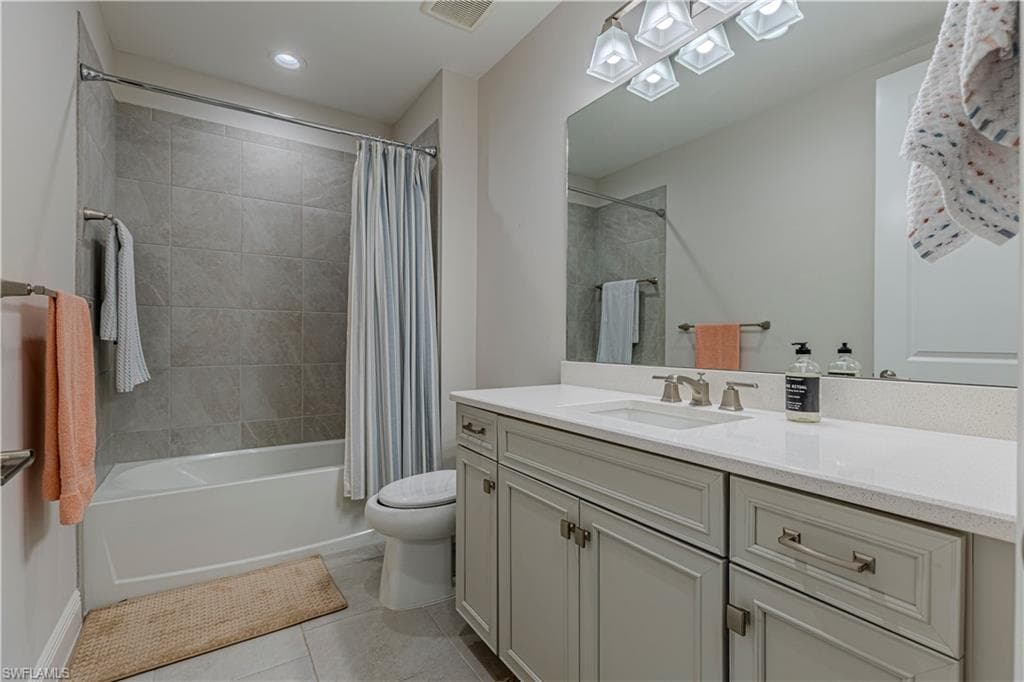 2561 Seychelles DR # 304, NAPLES FL 34112-24