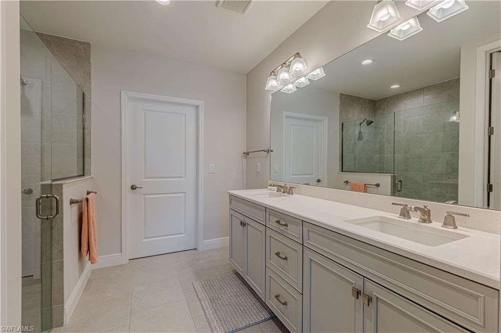 2561 Seychelles DR # 304, NAPLES FL 34112-20