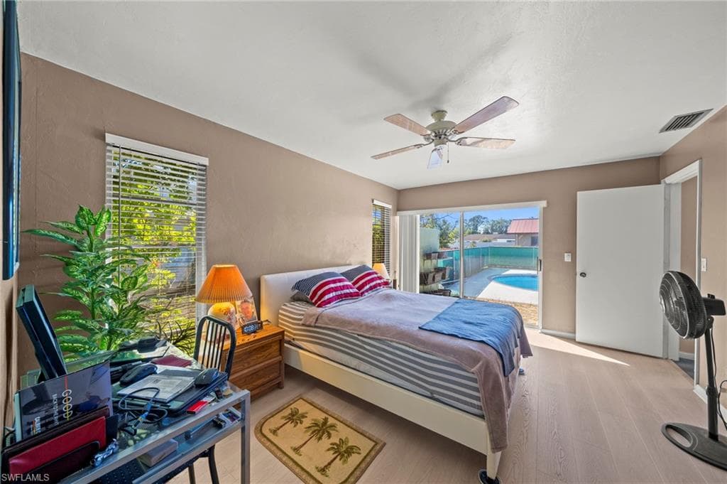 2172 Lochmoor CIR-12