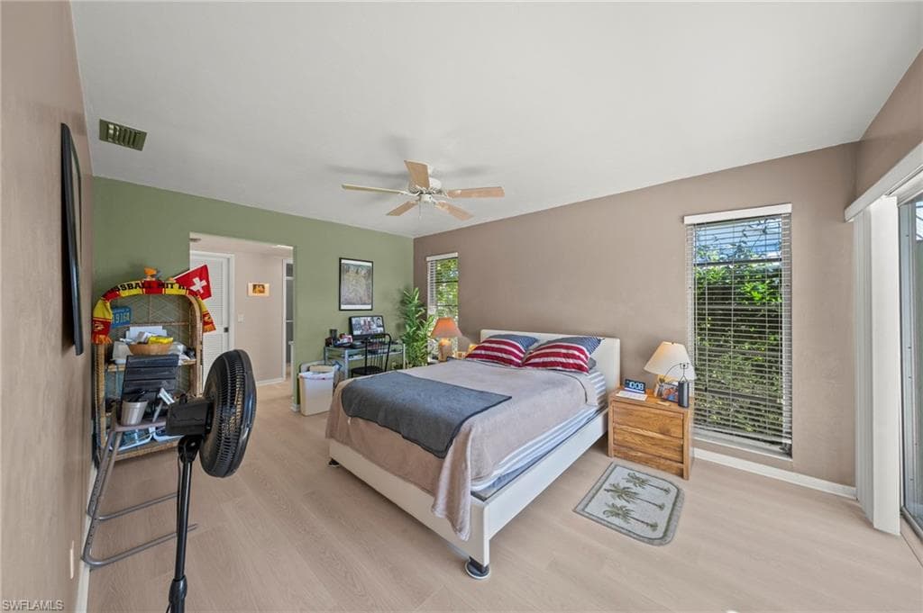 2172 Lochmoor CIR-16