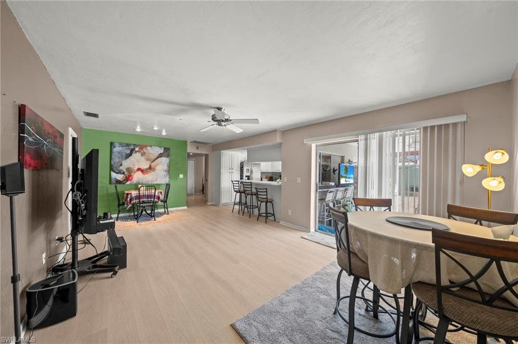 2172 Lochmoor CIR-11