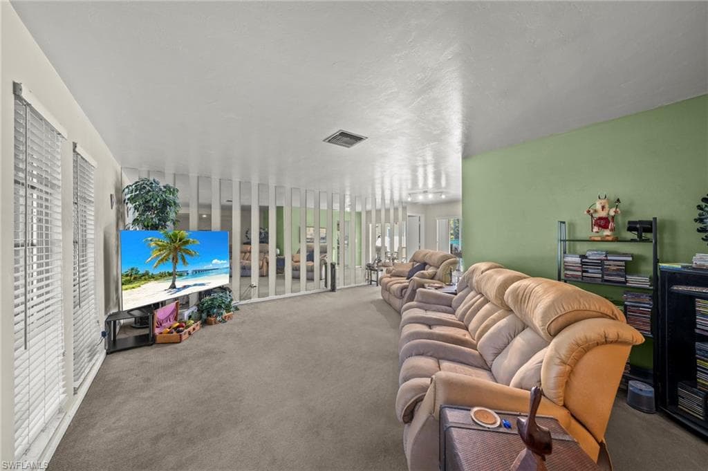 2172 Lochmoor CIR-6