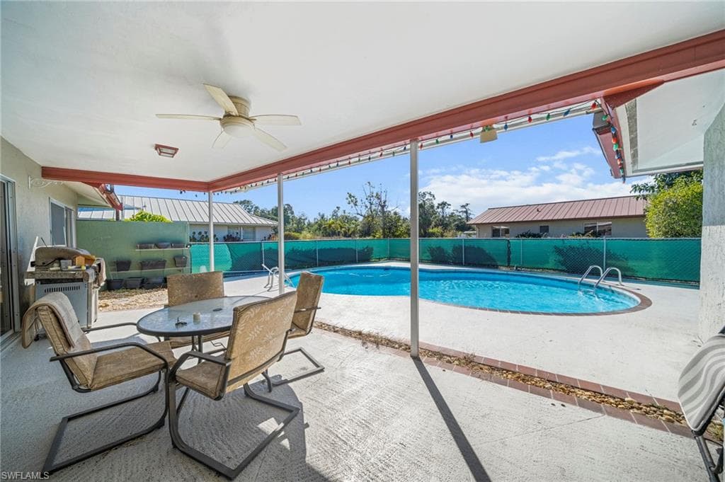 2172 Lochmoor CIR-4