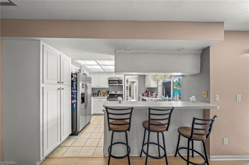 2172 Lochmoor CIR-10