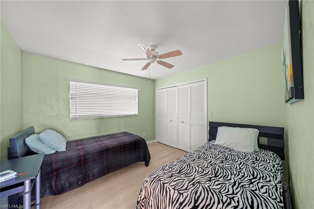 2172 Lochmoor CIR-18