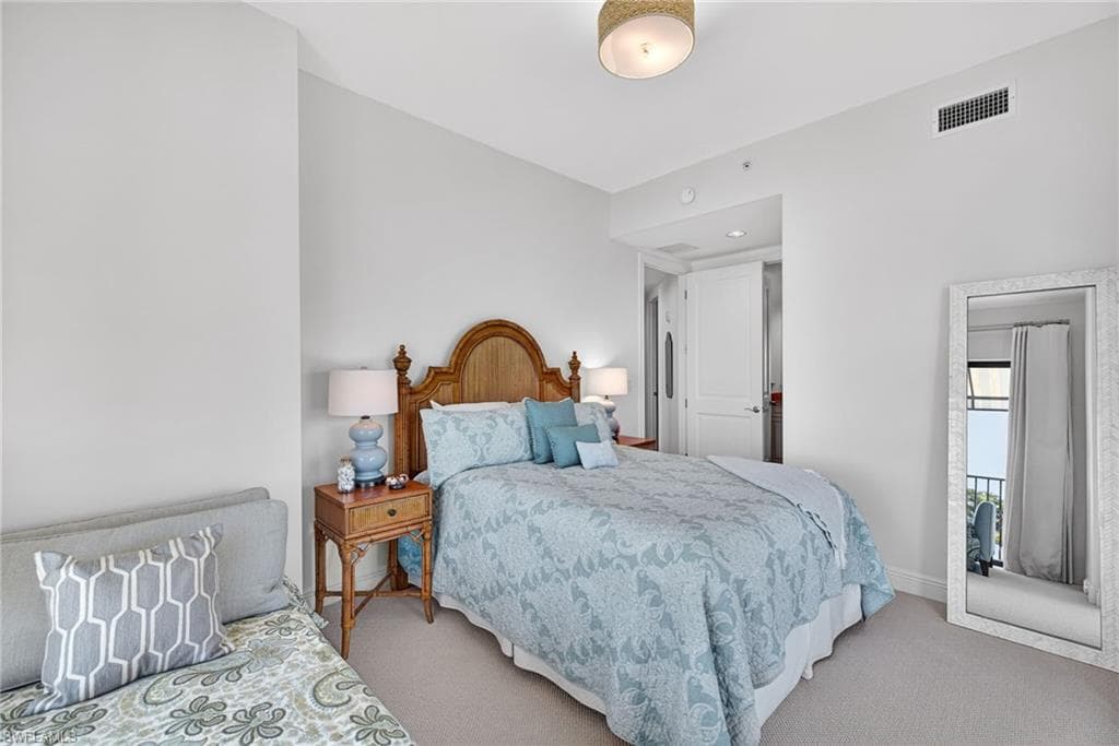 1540 5TH AVE S D305-19