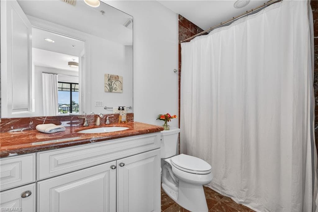1540 5TH AVE S D305-20