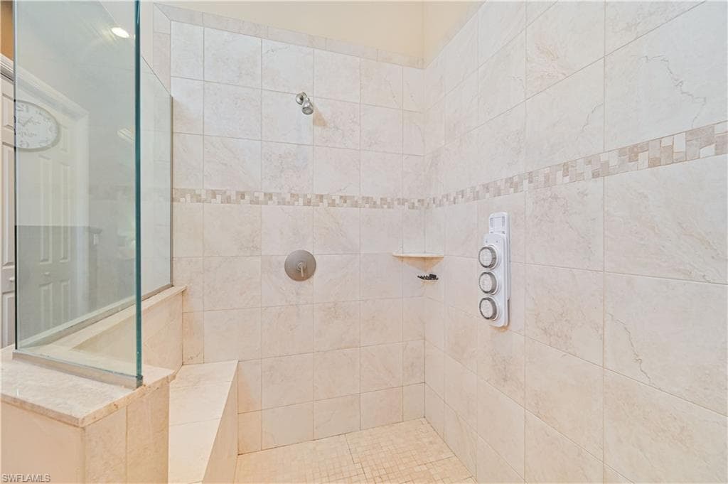 6905 Highland Park CIR-33
