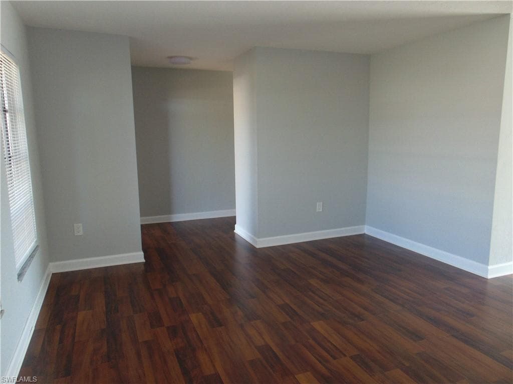 82 Johnnycake DR-6