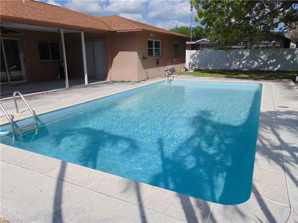 82 Johnnycake DR-29