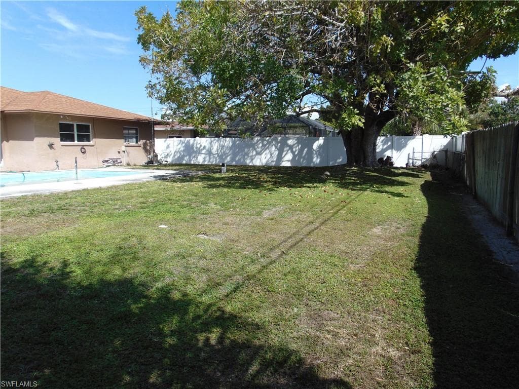 82 Johnnycake DR-33