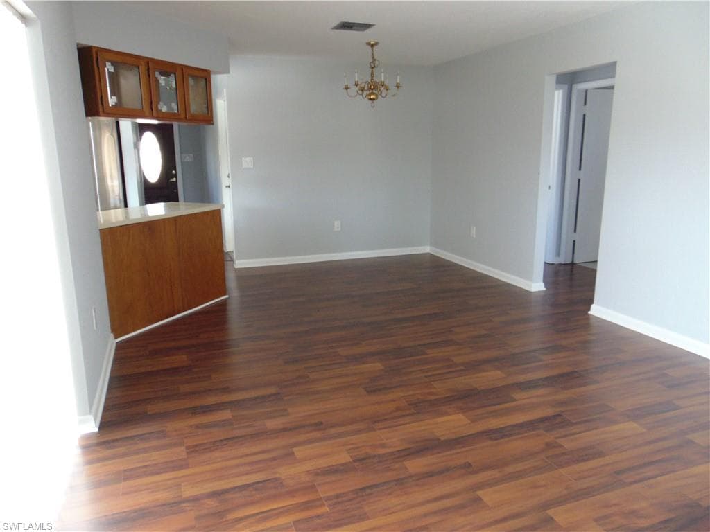 82 Johnnycake DR-17