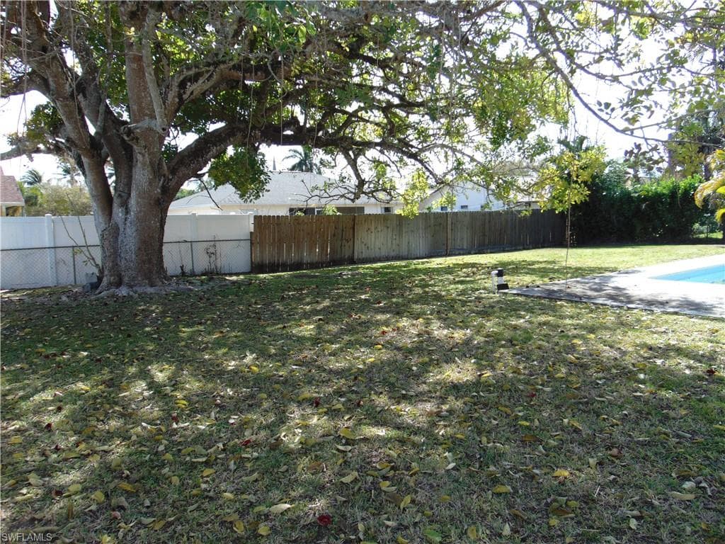 82 Johnnycake DR-36