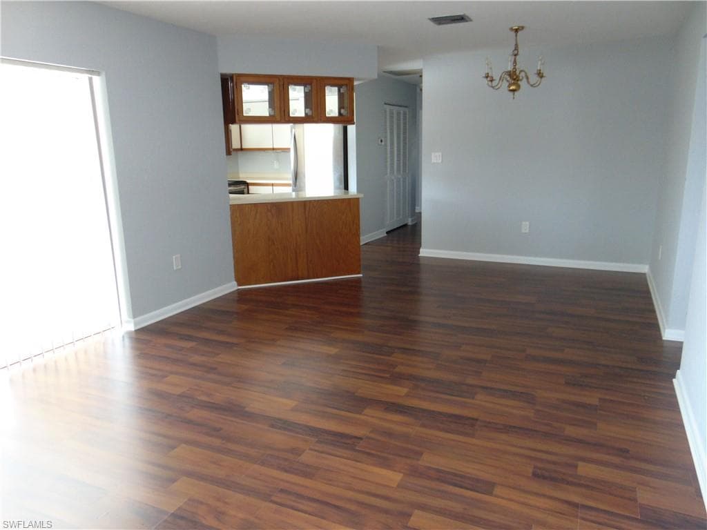 82 Johnnycake DR-18