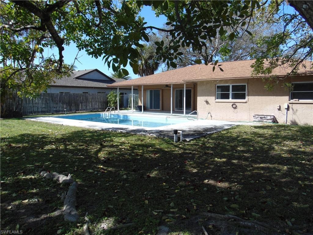 82 Johnnycake DR-34