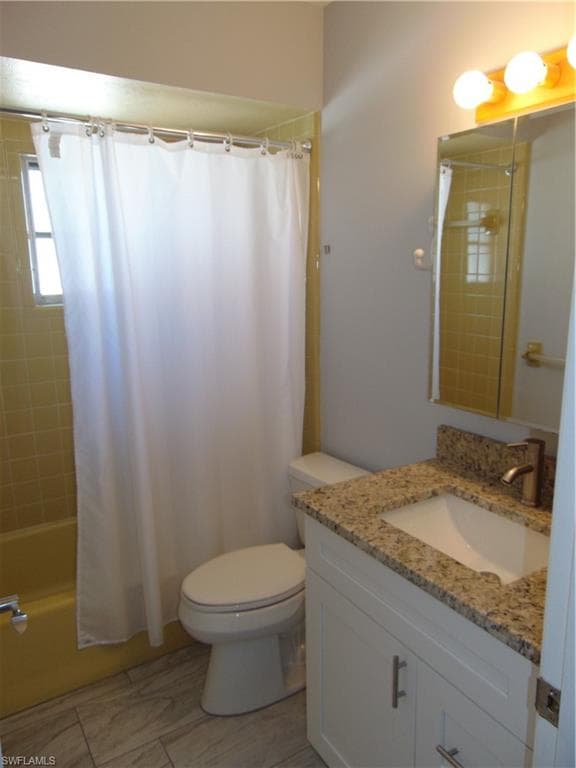 82 Johnnycake DR-24