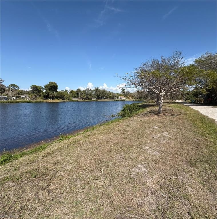 2500 Lee ST, NAPLES FL 34112-25