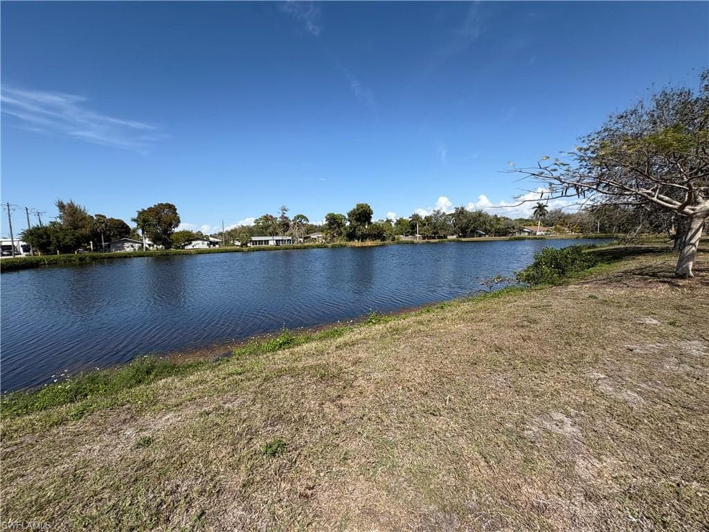 2500 Lee ST, NAPLES FL 34112-6