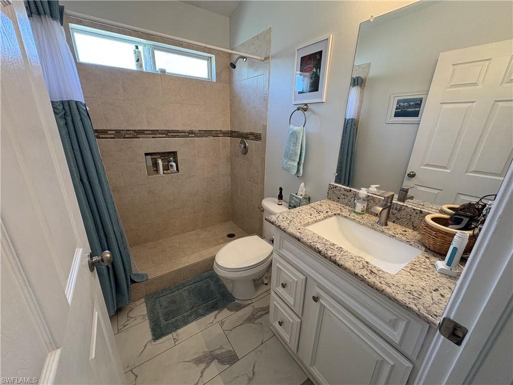 2500 Lee ST, NAPLES FL 34112-8