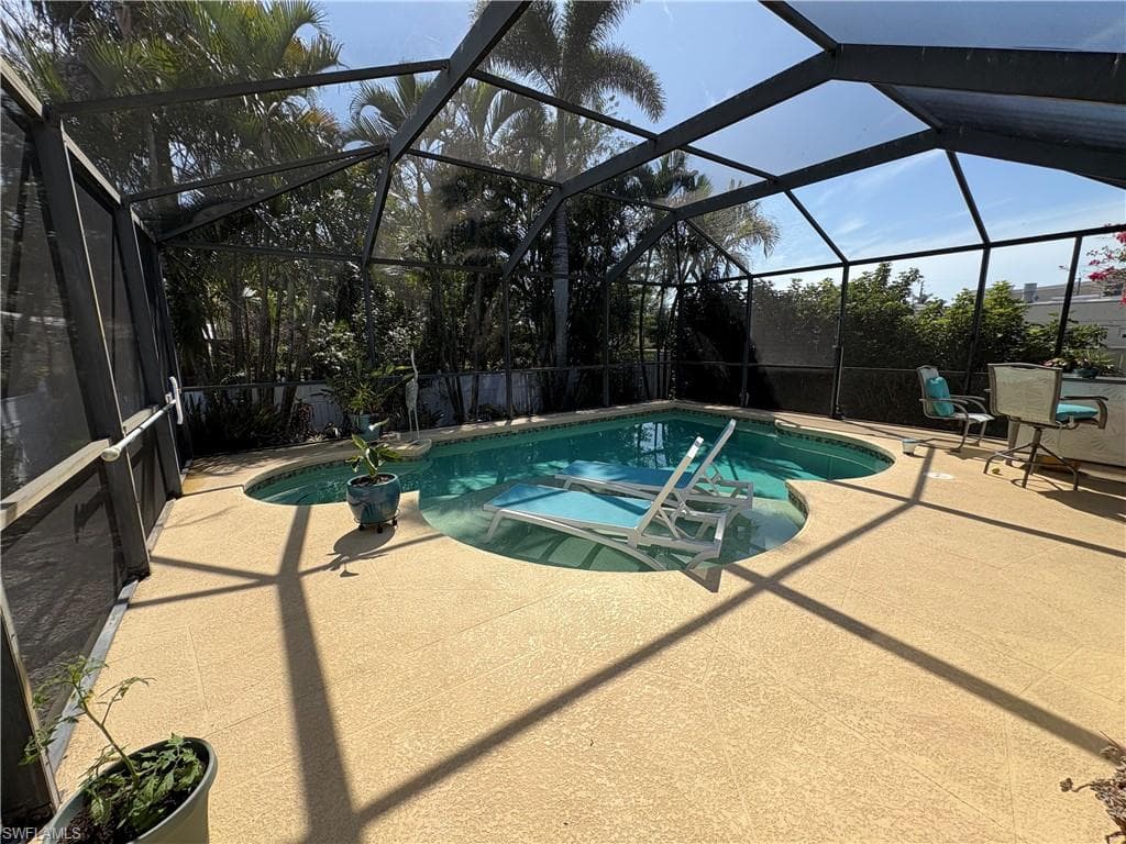 2500 Lee ST, NAPLES FL 34112-44