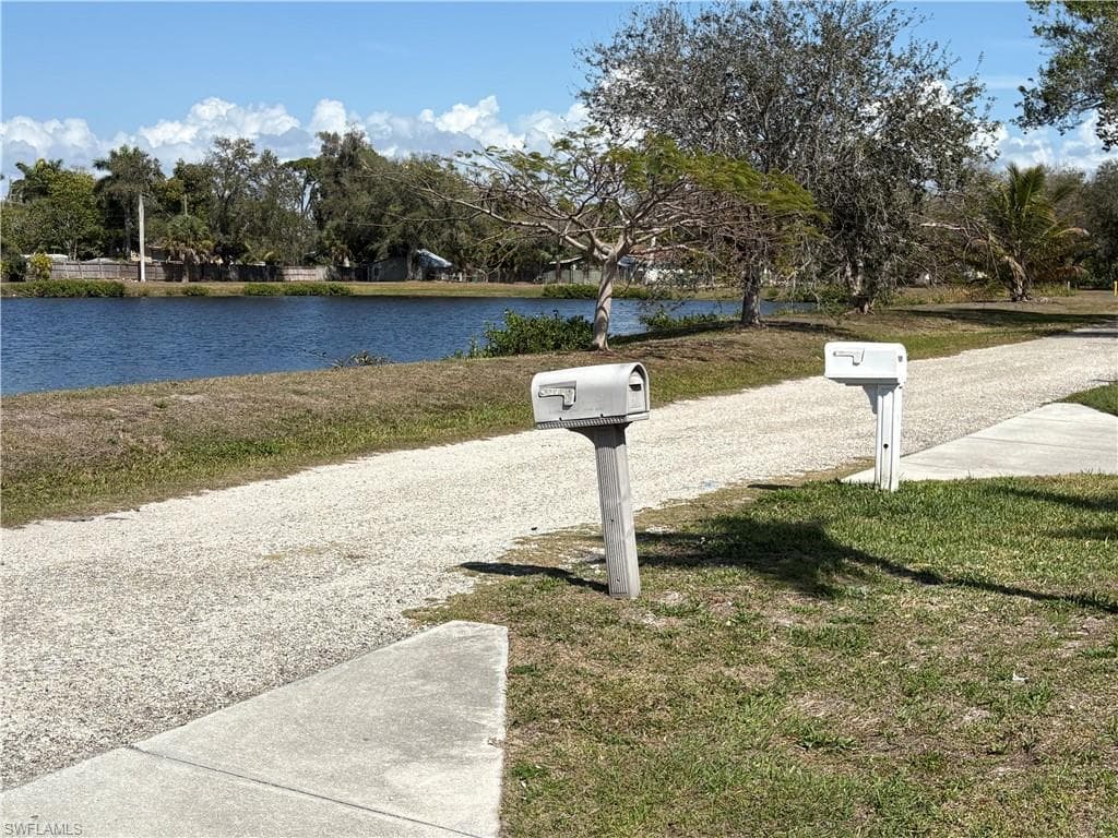 2500 Lee ST, NAPLES FL 34112-30