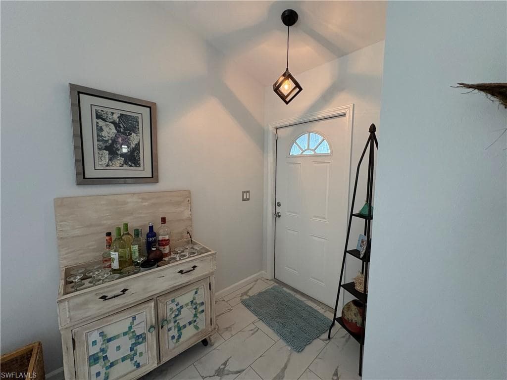 2500 Lee ST, NAPLES FL 34112-28