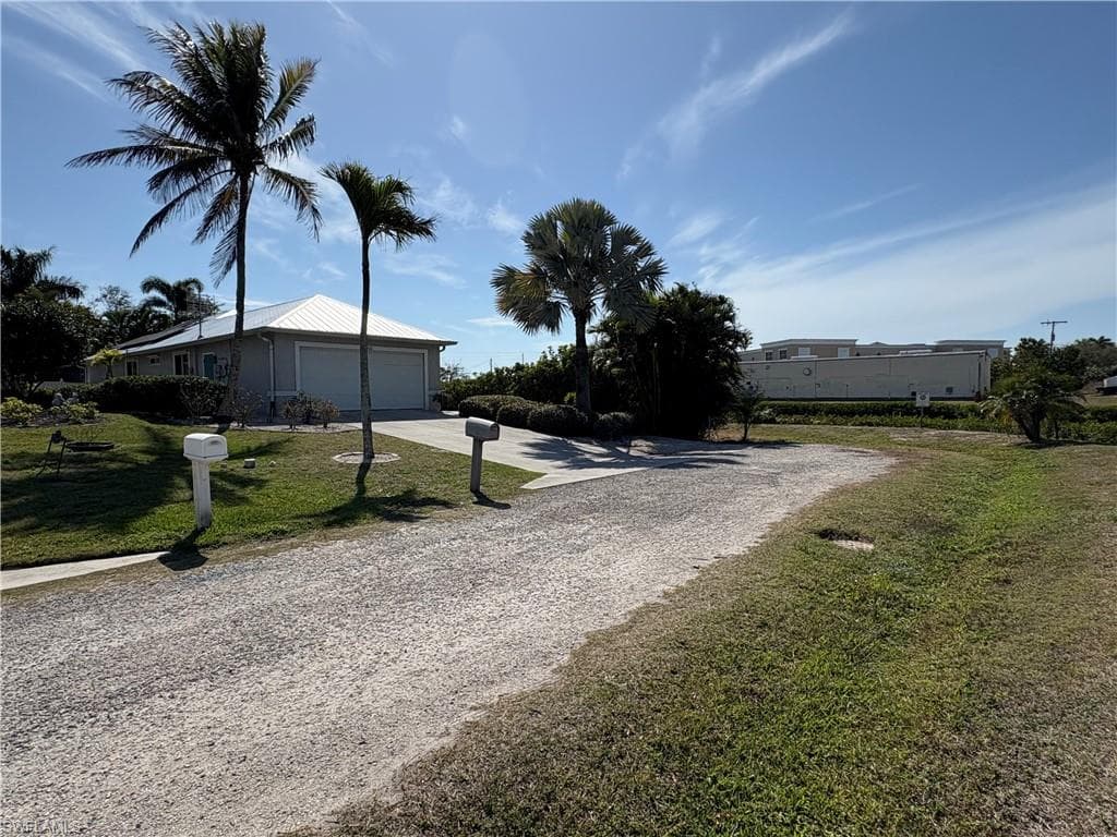 2500 Lee ST, NAPLES FL 34112-3